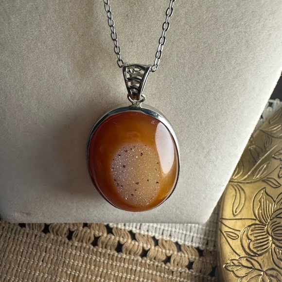 Druzy Agate Oval Pendant Necklace on Silver Copper Chain - Picture 12 of 16